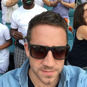 Meet your Posher, Adam